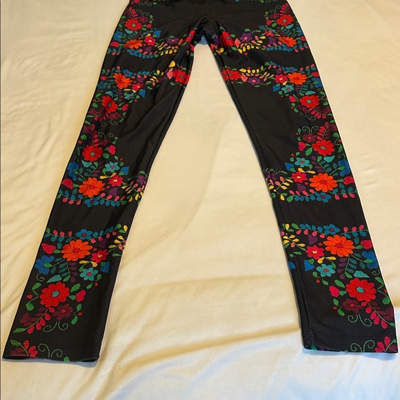 Goldsheep Colorful Floral Leggings - Black with Red, Blue, Orange - Picture 2 of 6